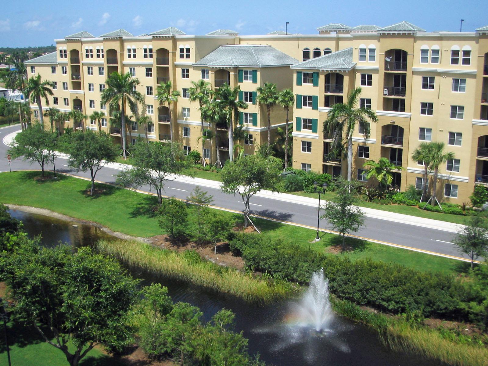VIZCAYA LAKES CONDO - Residential Lease