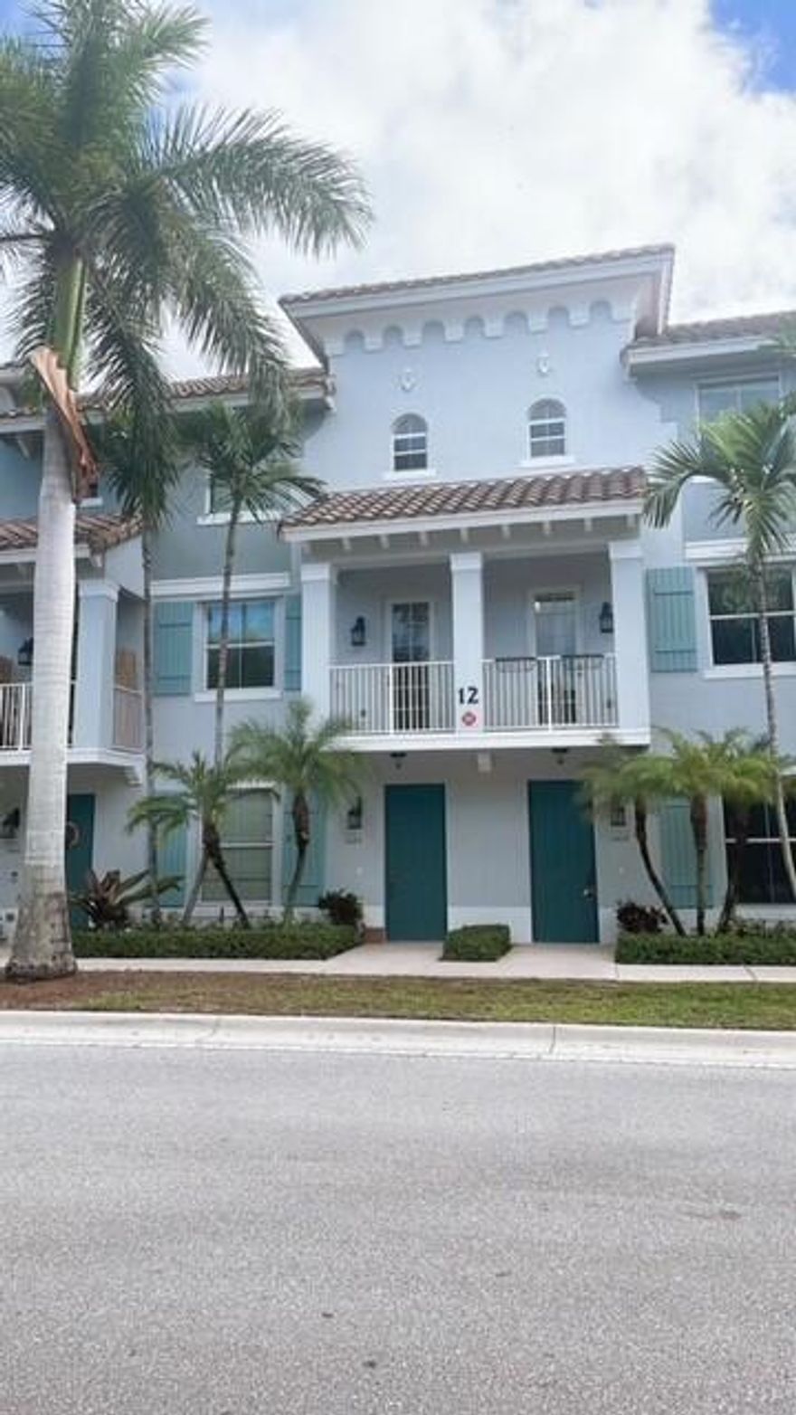 Charming corner unit  with an amazing layout, The entry level boasts the much sought after private inlaw suite ,this is a full bedroom  featuring a walk in closet & en suite bath with shower also can be use as a den or office,  There is a perfect storage area under the first set of stairs 
 & attached garage Main floor with tile throughout , open concept with windows for lots of natural light, 3rd floor offers master bedroom  with in suite, plus 2 additional bedrooms & hallway full bath. Walk to clubhouse, community pool, updated exercise facility & tot lot. Pet friendly community & within walking distance to eating, entertainment, shopping & so much more.