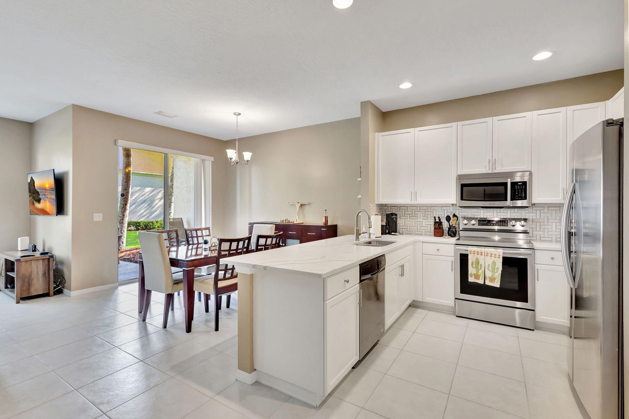 Properties 464 Rainbow Springs Terrace