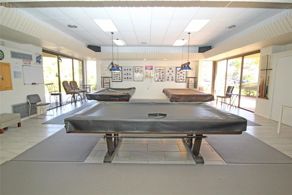 SUNRISE LAKES - Residential