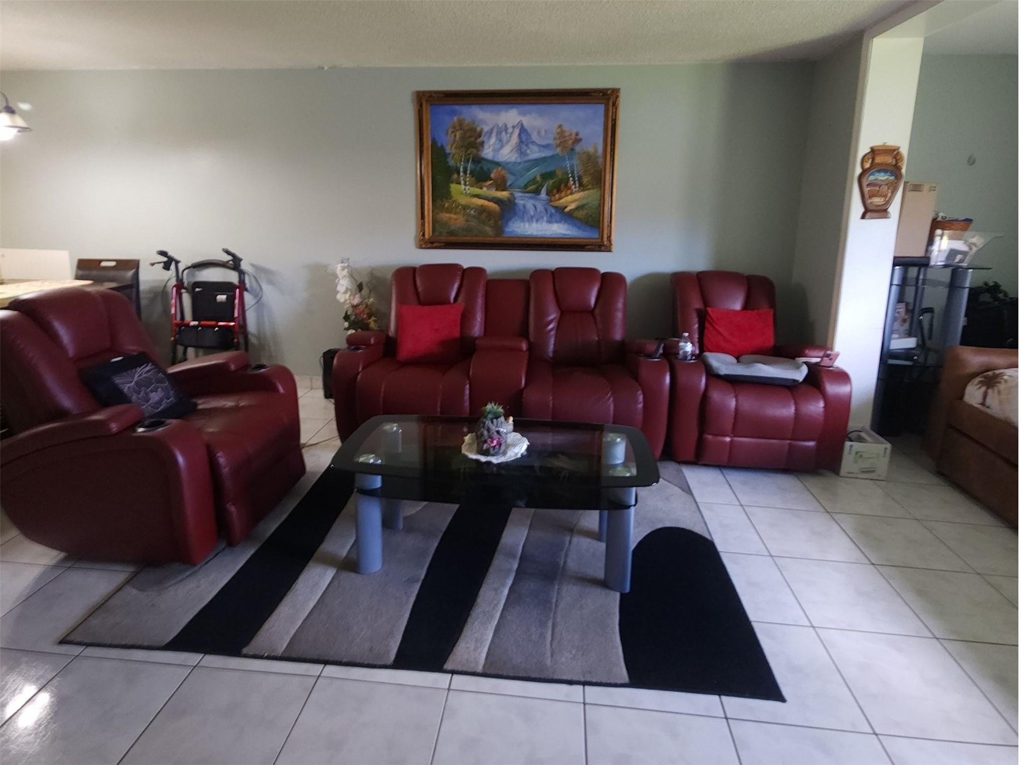 2750 Sunrise Lakes Dr 112