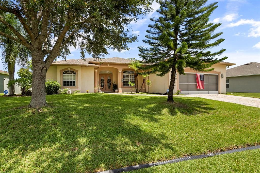 Photo of 1849 SW Davis Street St, Port Saint Lucie, FL 34953 (MLS # R10815310)