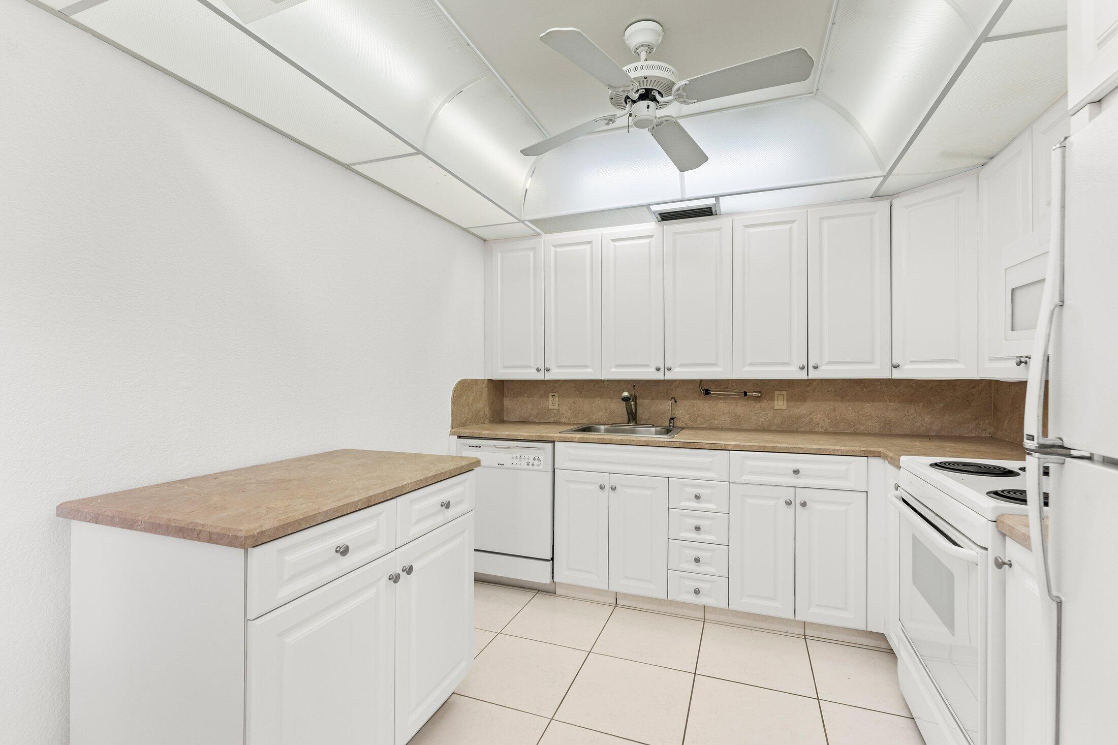 LINCOLN AT CENTURY VILLAGE CONDO - Residential