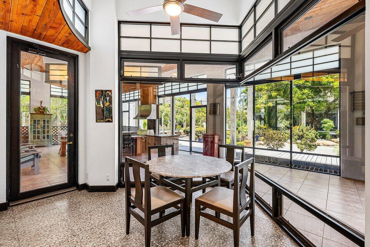 Horseshoe Acres | PALM BE - Residential