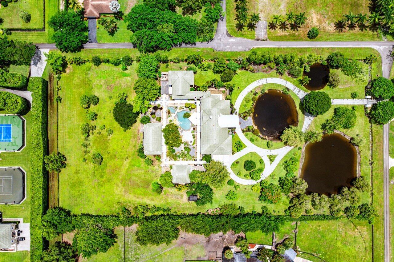 Horseshoe Acres | PALM BE - Residential