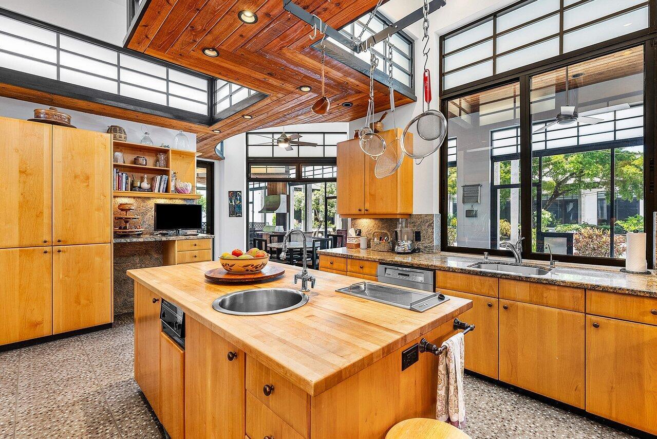 Horseshoe Acres | PALM BE - Residential