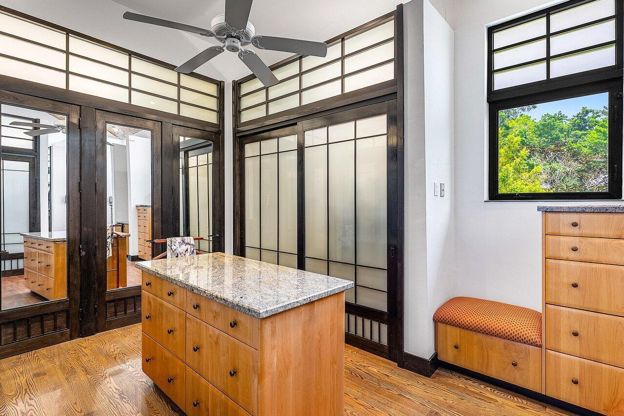 Horseshoe Acres | PALM BE - Residential