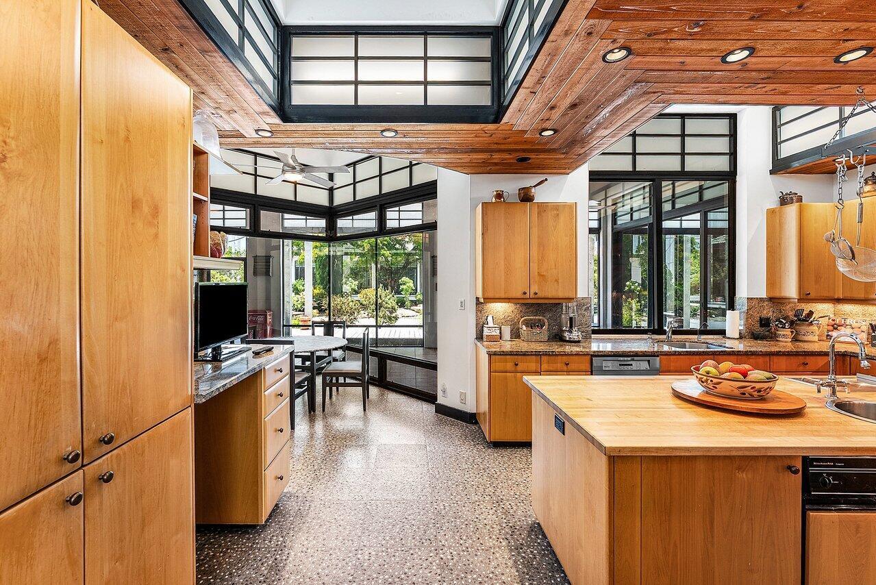 Horseshoe Acres | PALM BE - Residential