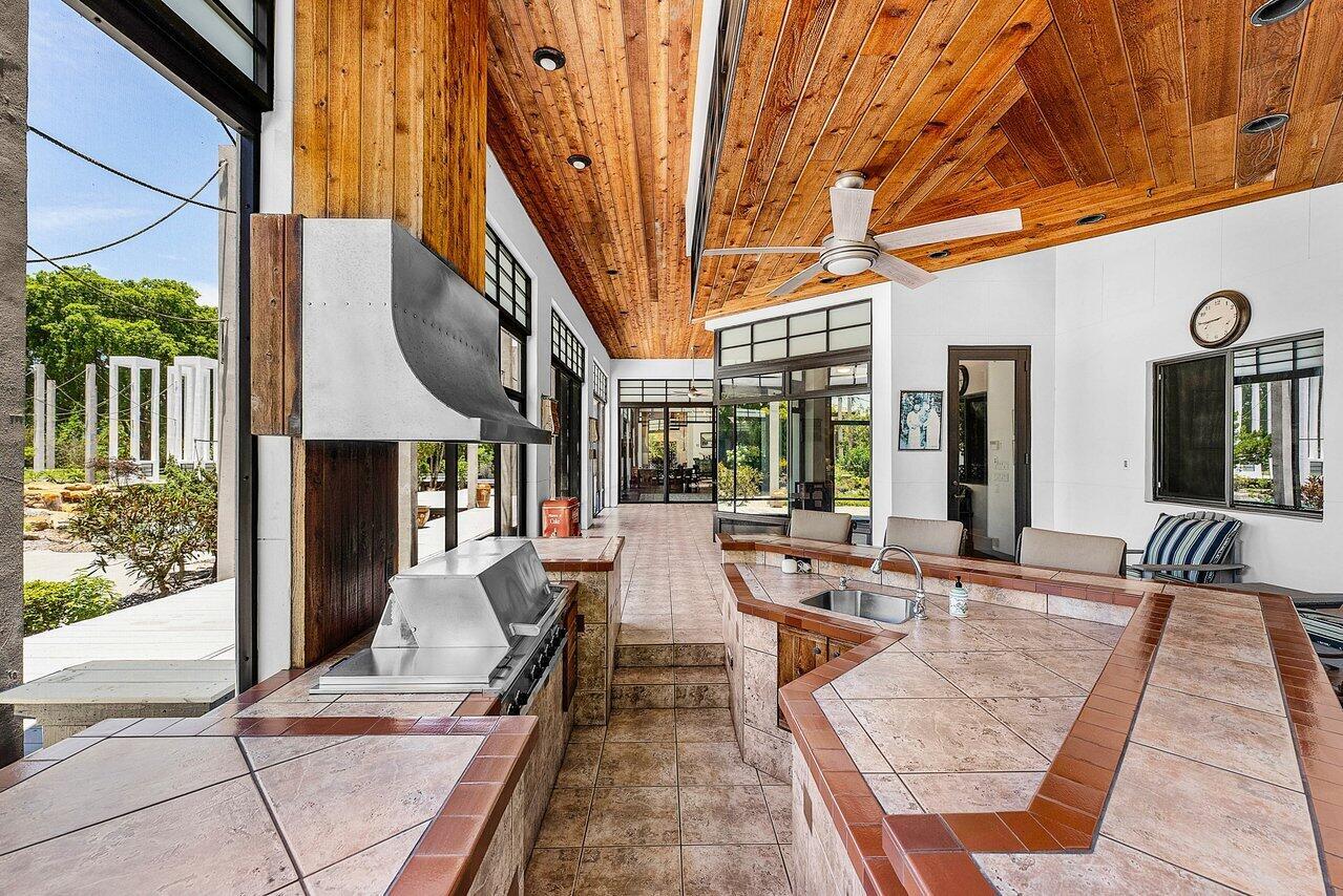 Horseshoe Acres | PALM BE - Residential