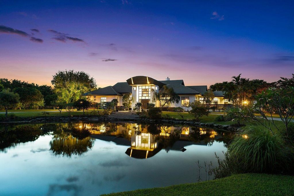 Photo of 8549 Surrey Lane, Boca Raton, FL 33496 (MLS # R11104473)