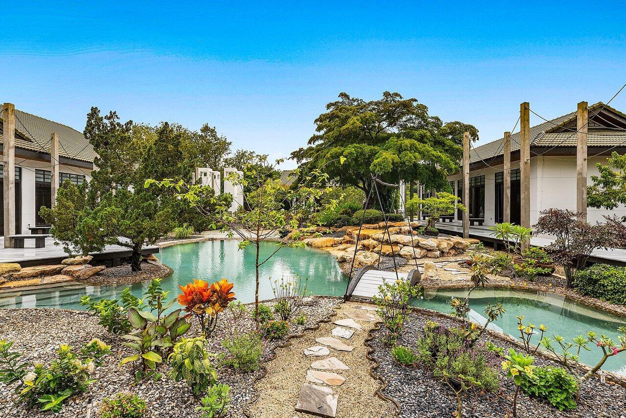 Horseshoe Acres | PALM BE - Residential