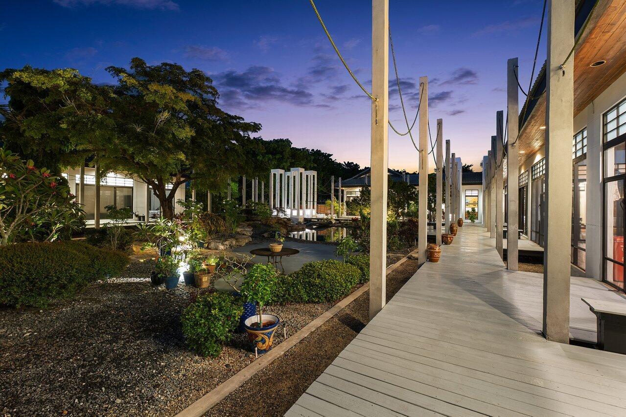 Horseshoe Acres | PALM BE - Residential