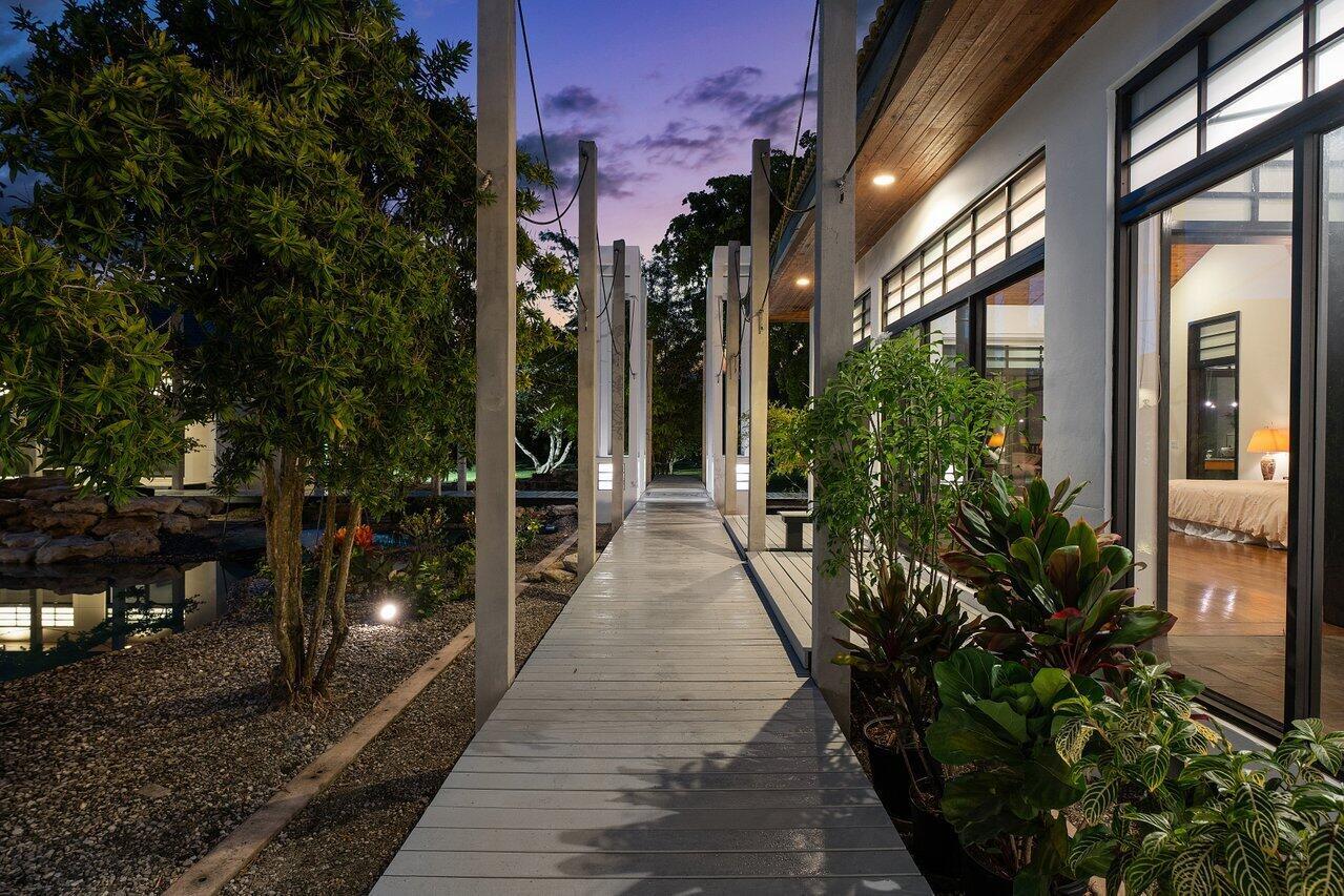 Horseshoe Acres | PALM BE - Residential