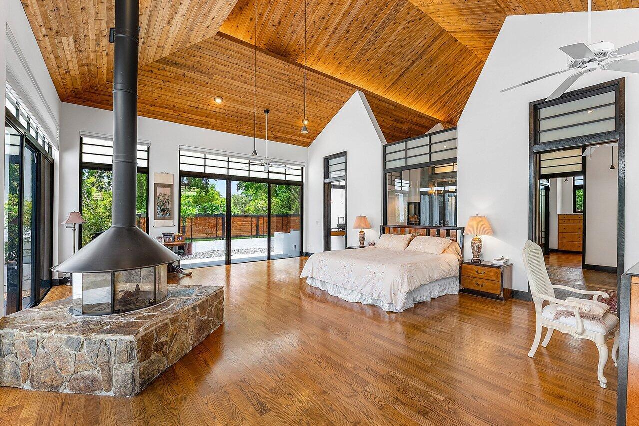 Horseshoe Acres | PALM BE - Residential