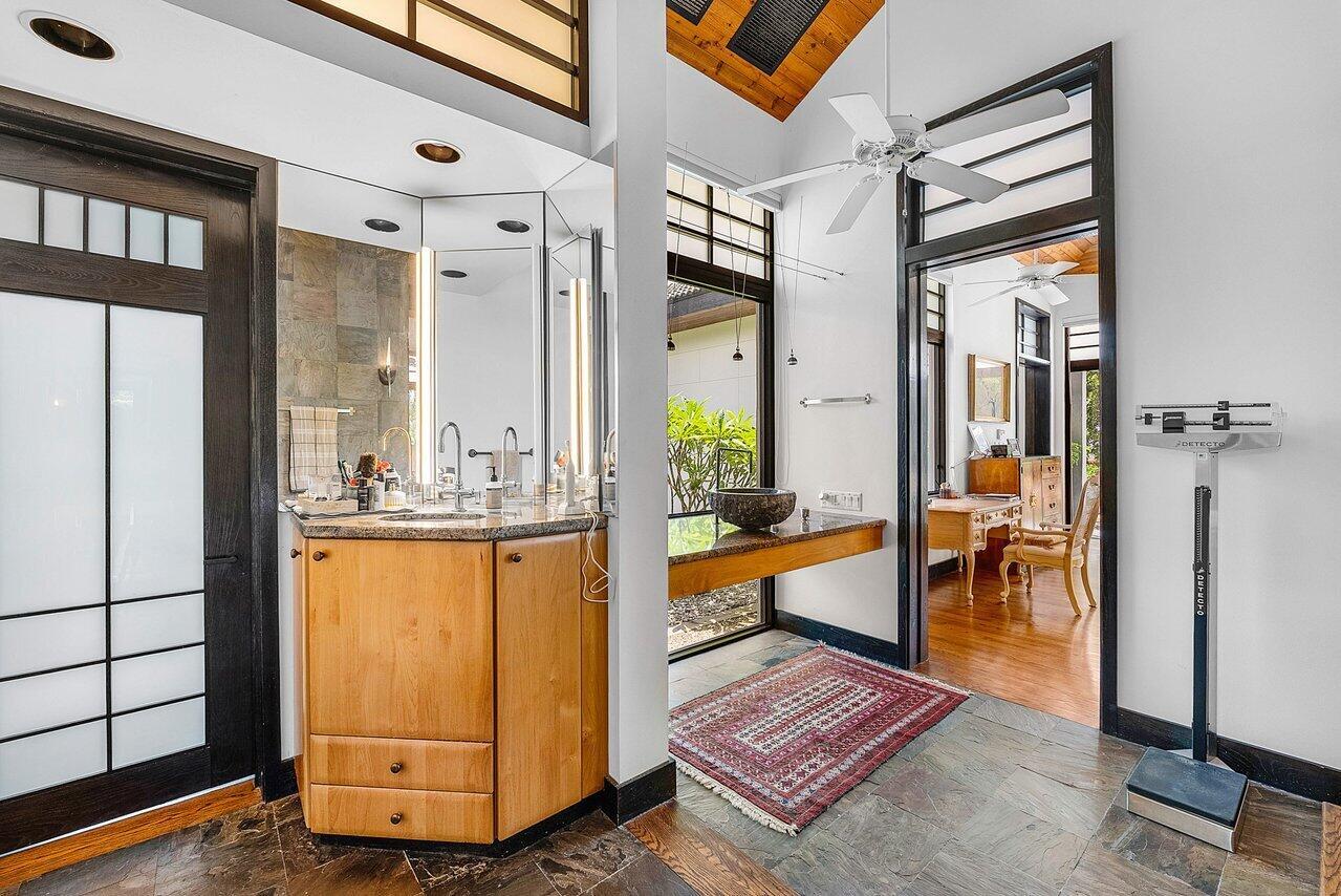 Horseshoe Acres | PALM BE - Residential