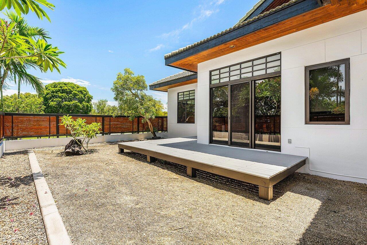 Horseshoe Acres | PALM BE - Residential