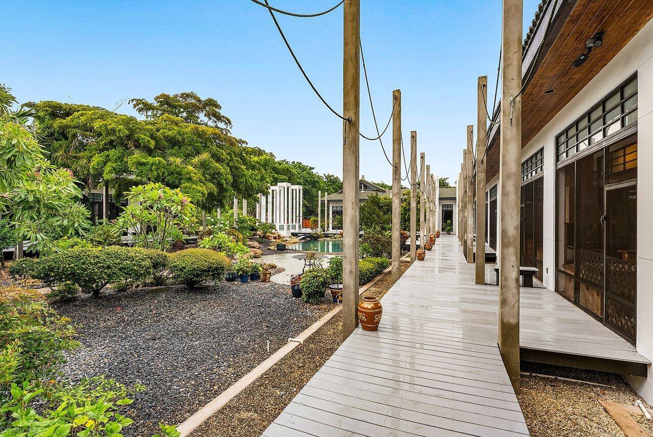 Horseshoe Acres | PALM BE - Residential