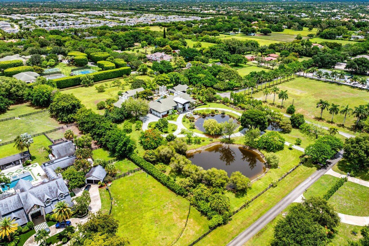 Horseshoe Acres | PALM BE - Residential