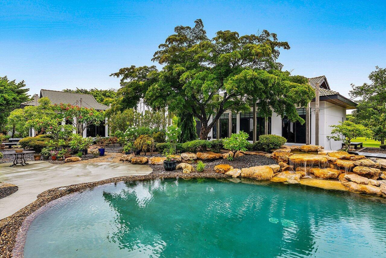 Horseshoe Acres | PALM BE - Residential