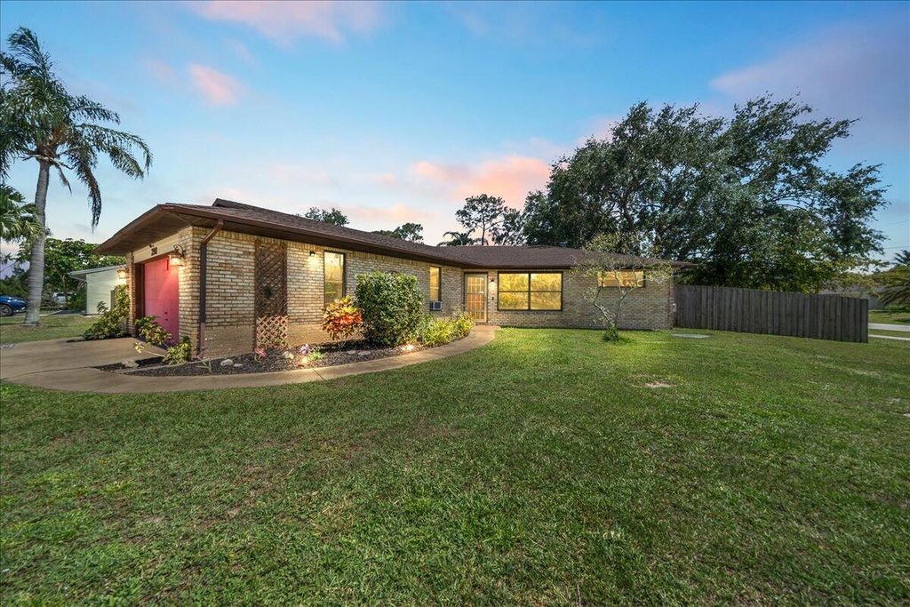 Photo of 298 SW Airview Avenue, Port Saint Lucie, FL 34984 (MLS # R11081040)