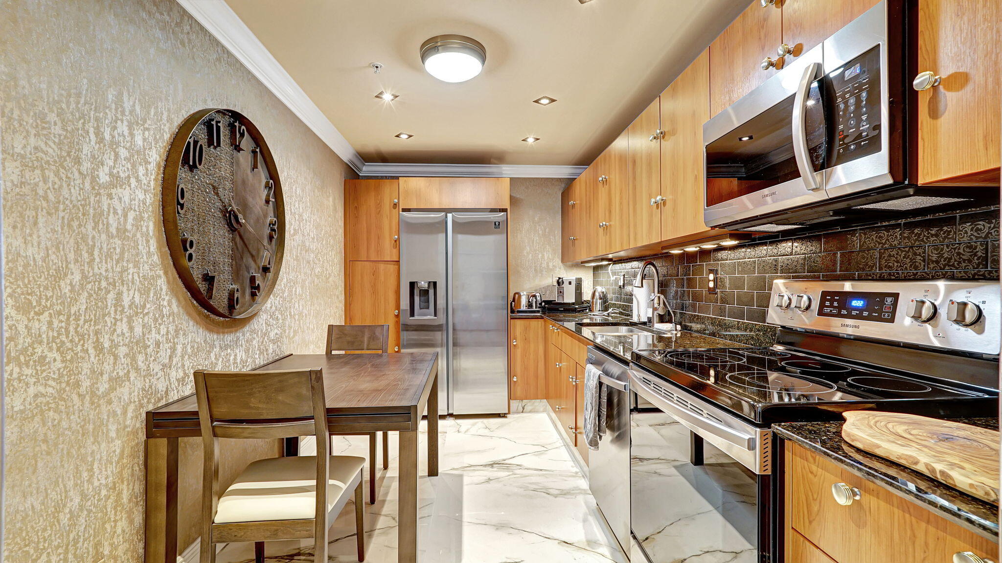 RESIDENCES ON HOLLYWOOD BEACH - Residential