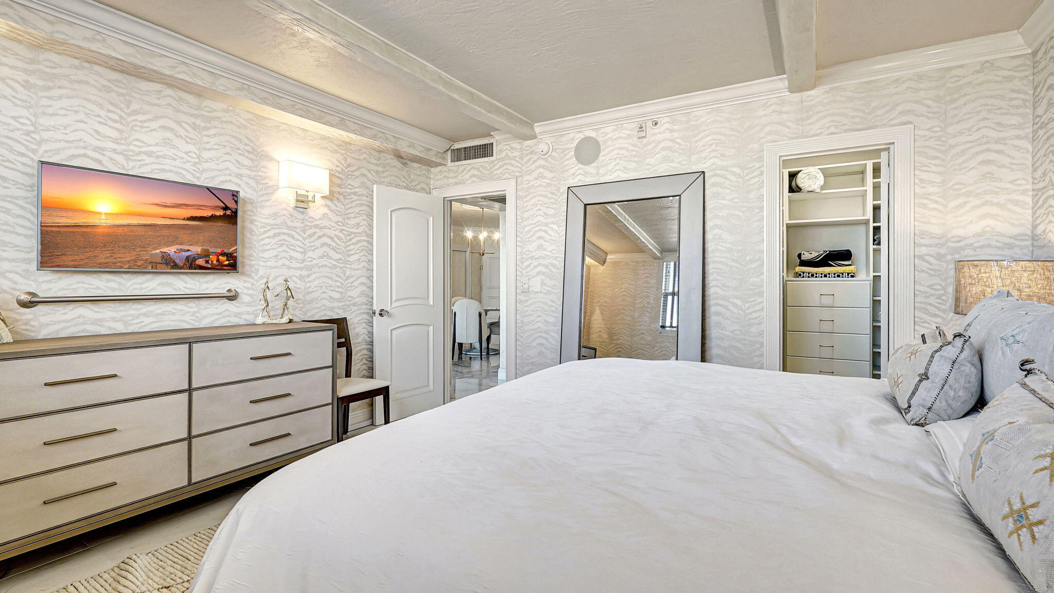 RESIDENCES ON HOLLYWOOD BEACH - Residential