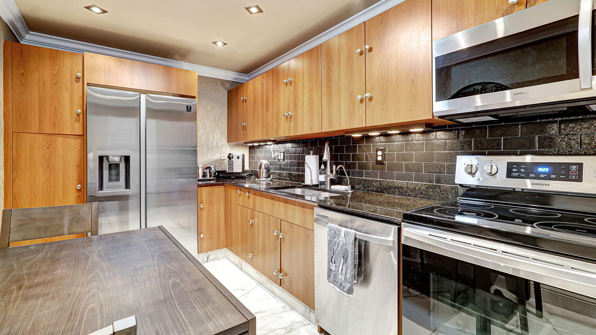 RESIDENCES ON HOLLYWOOD BEACH - Residential