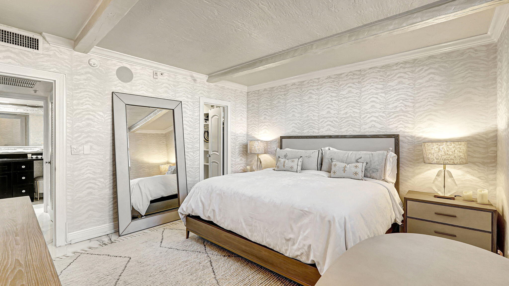 RESIDENCES ON HOLLYWOOD BEACH - Residential