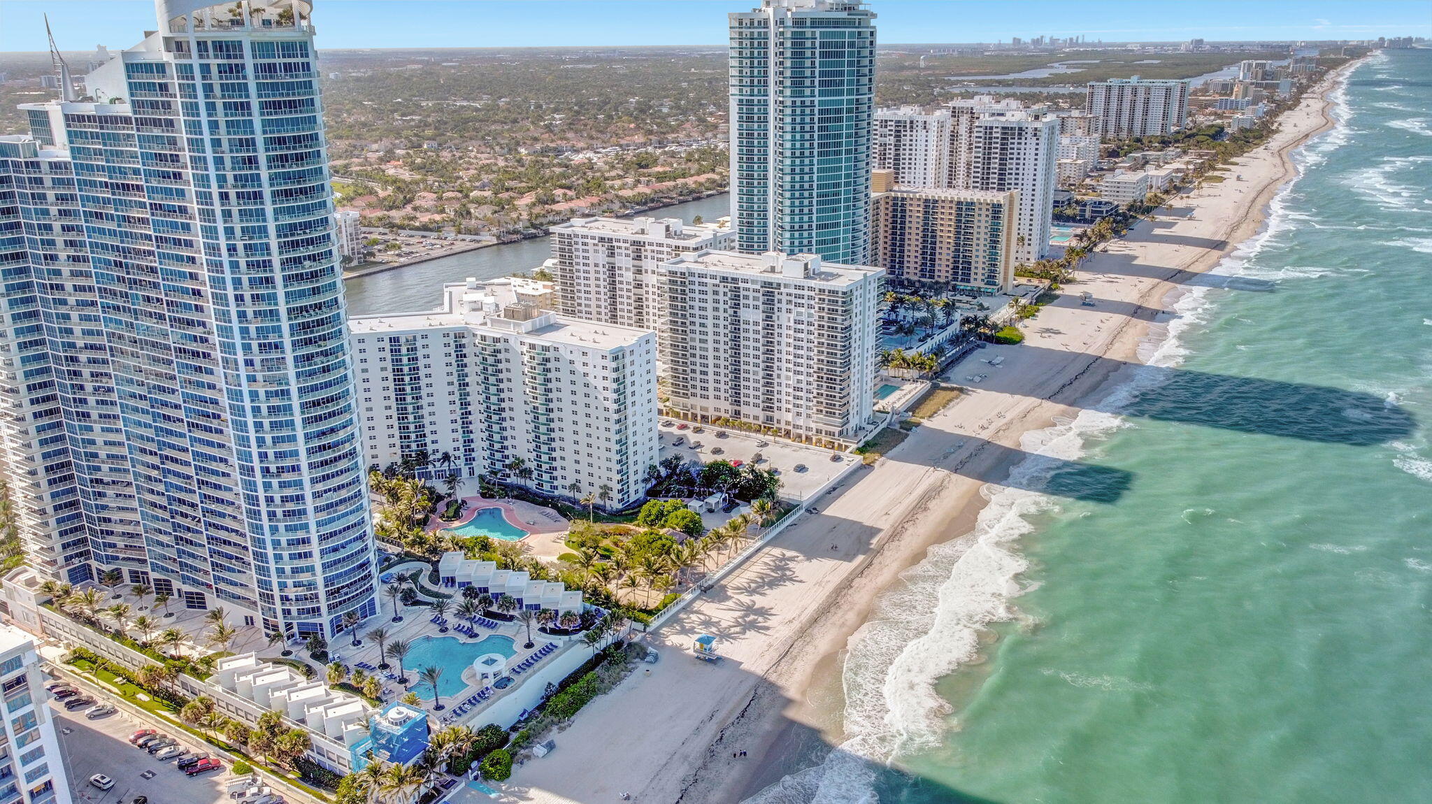 RESIDENCES ON HOLLYWOOD BEACH - Residential