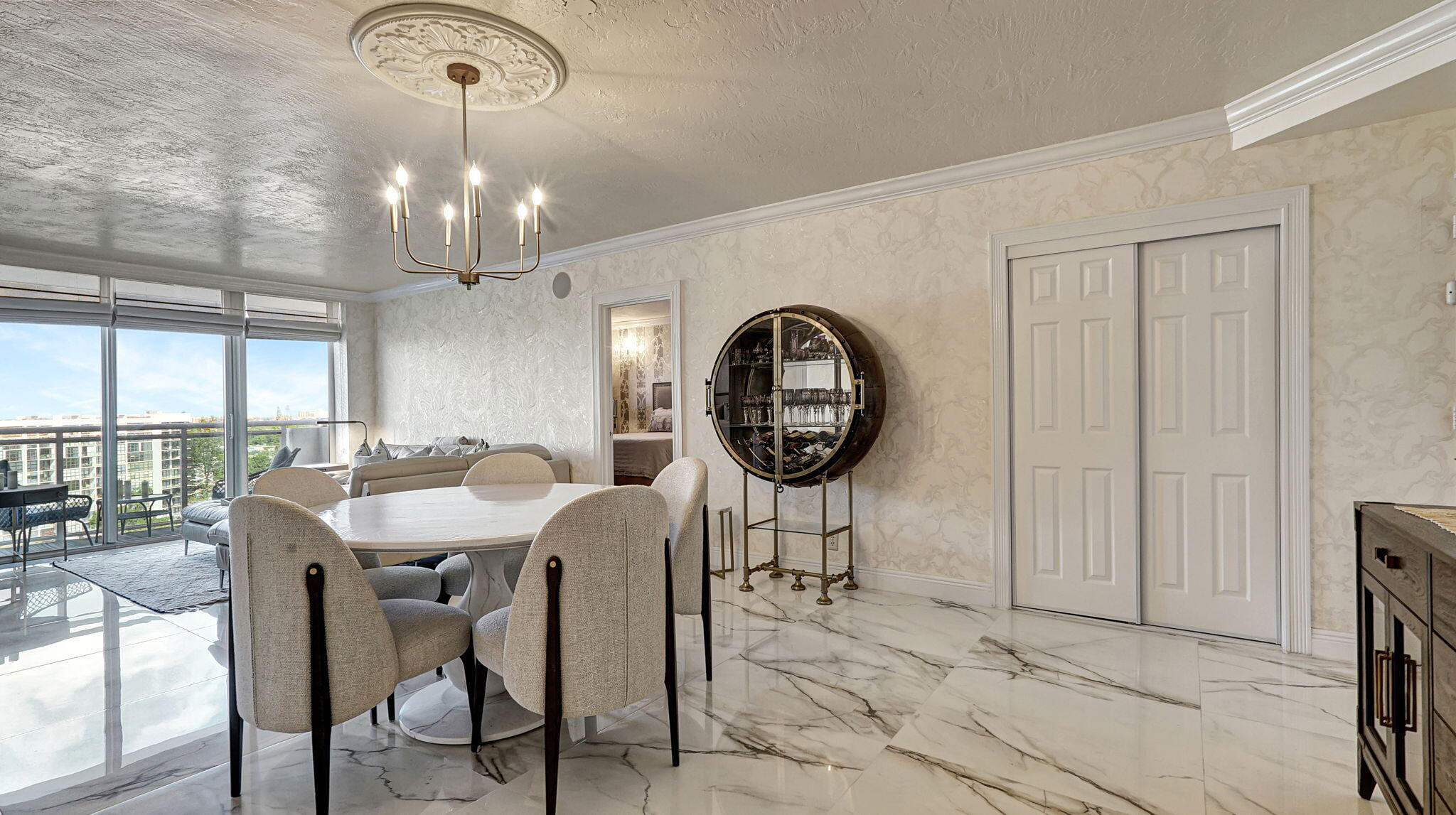 RESIDENCES ON HOLLYWOOD BEACH - Residential