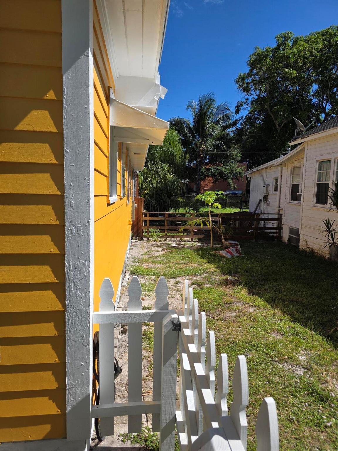 LAKE WORTH TOWN OF - Residential