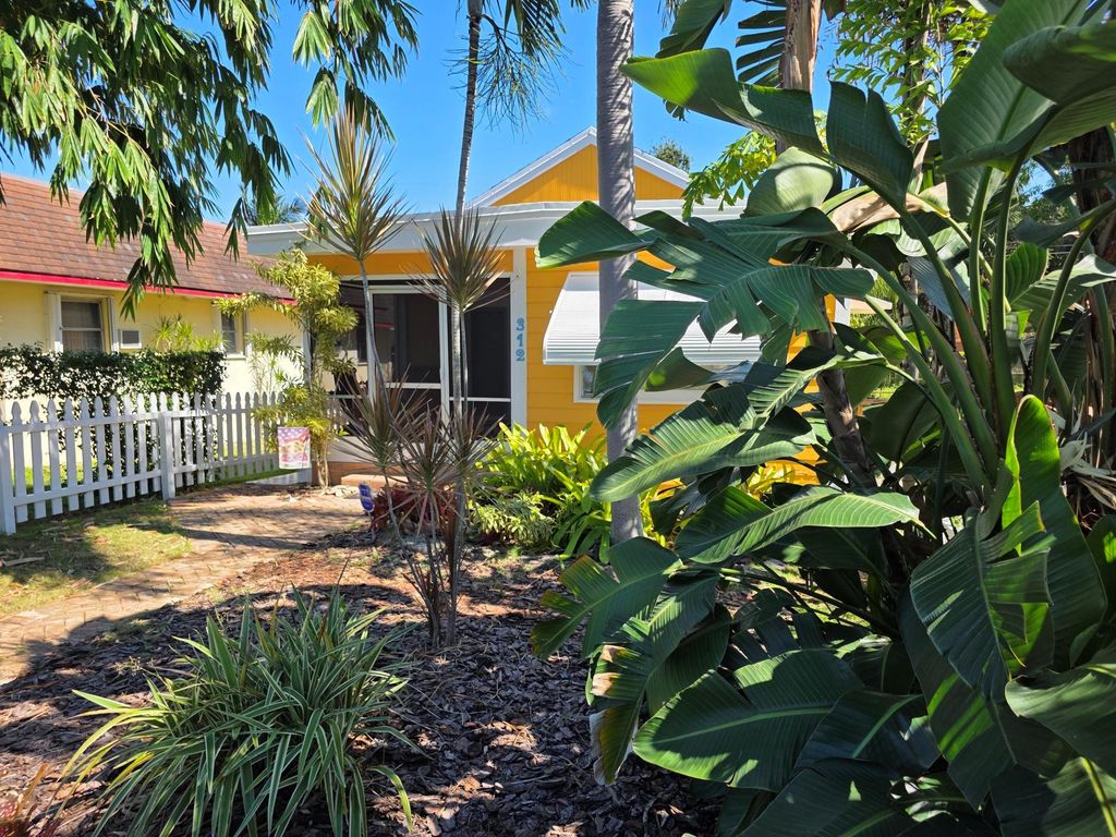 Photo of 312 N L Street, Lake Worth Beach, FL 33460 (MLS # R11137468)