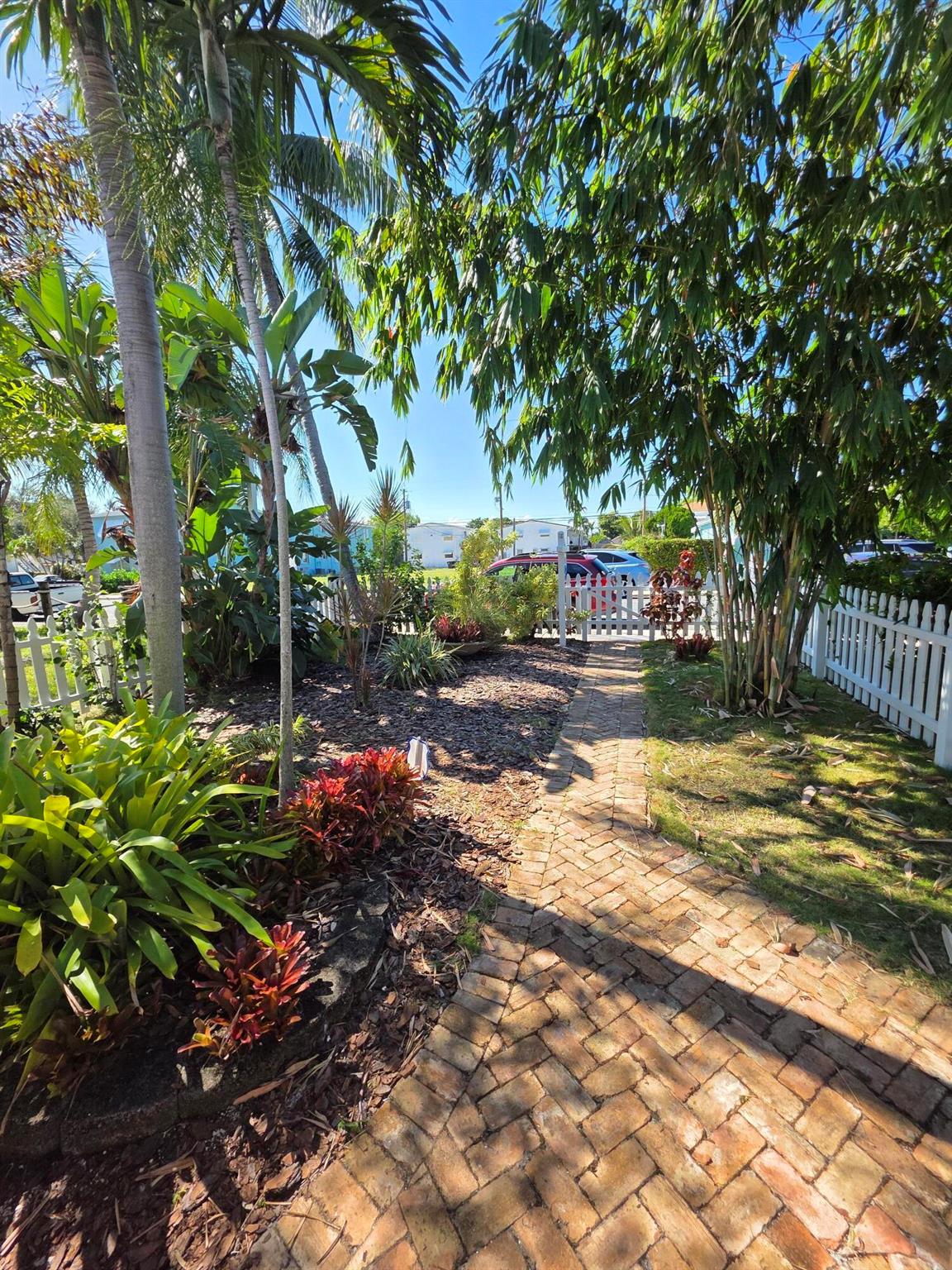 LAKE WORTH TOWN OF - Residential