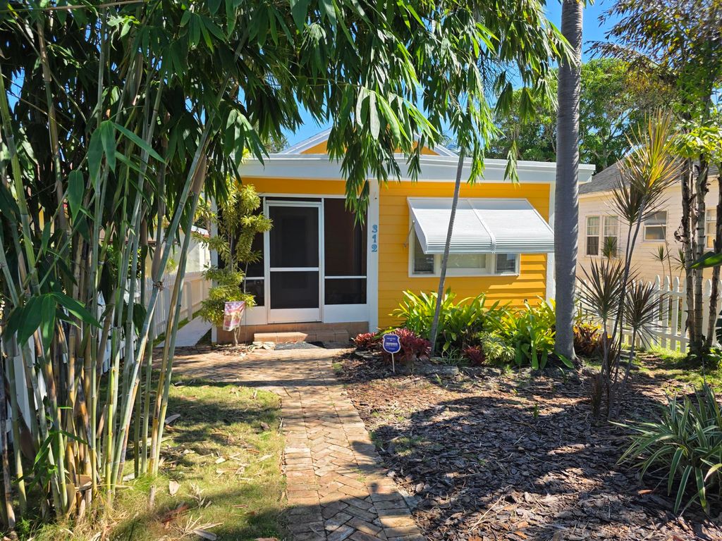 Photo of 312 N L Street, Lake Worth Beach, FL 33460 (MLS # R11137468)