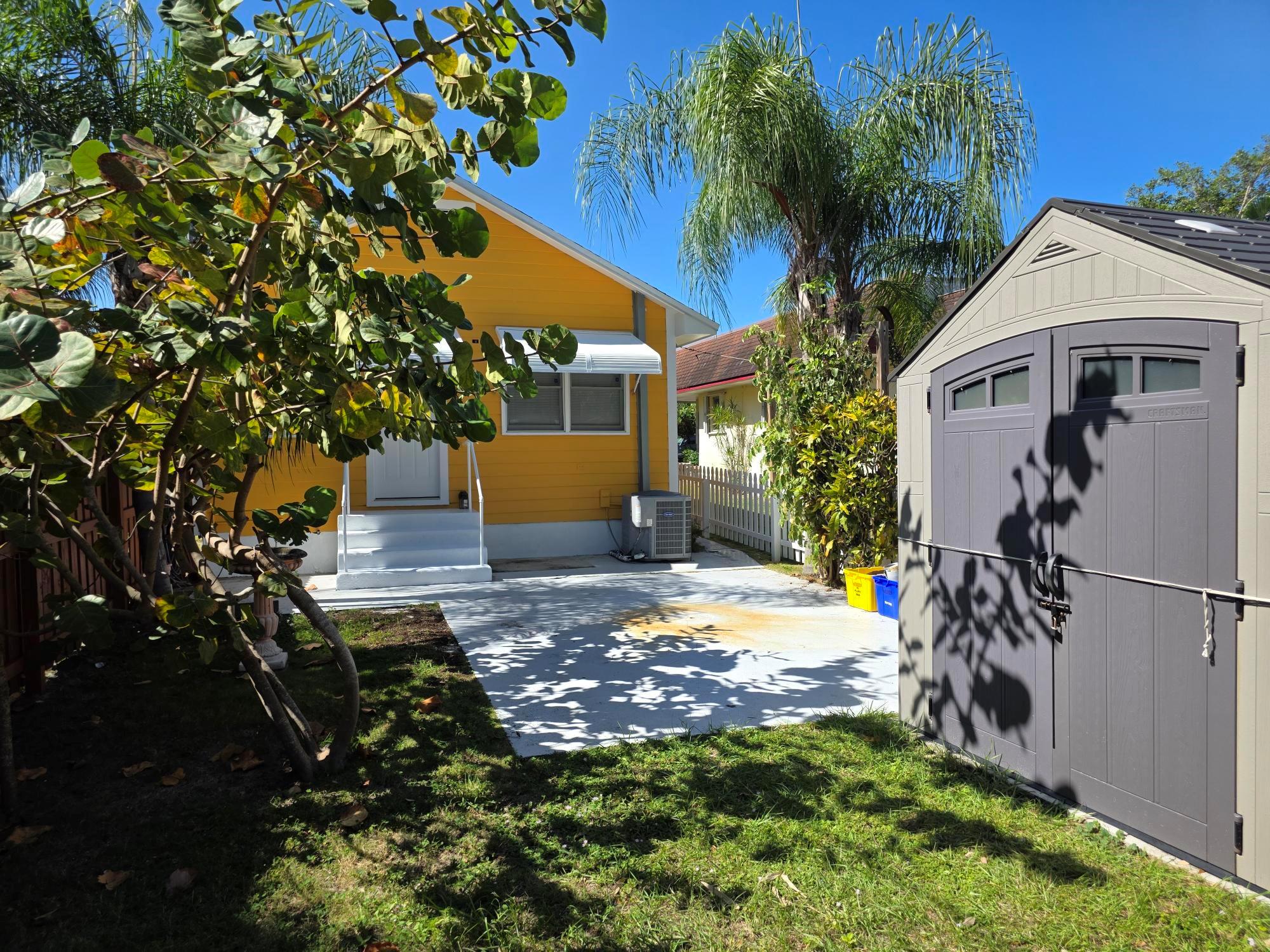 LAKE WORTH TOWN OF - Residential