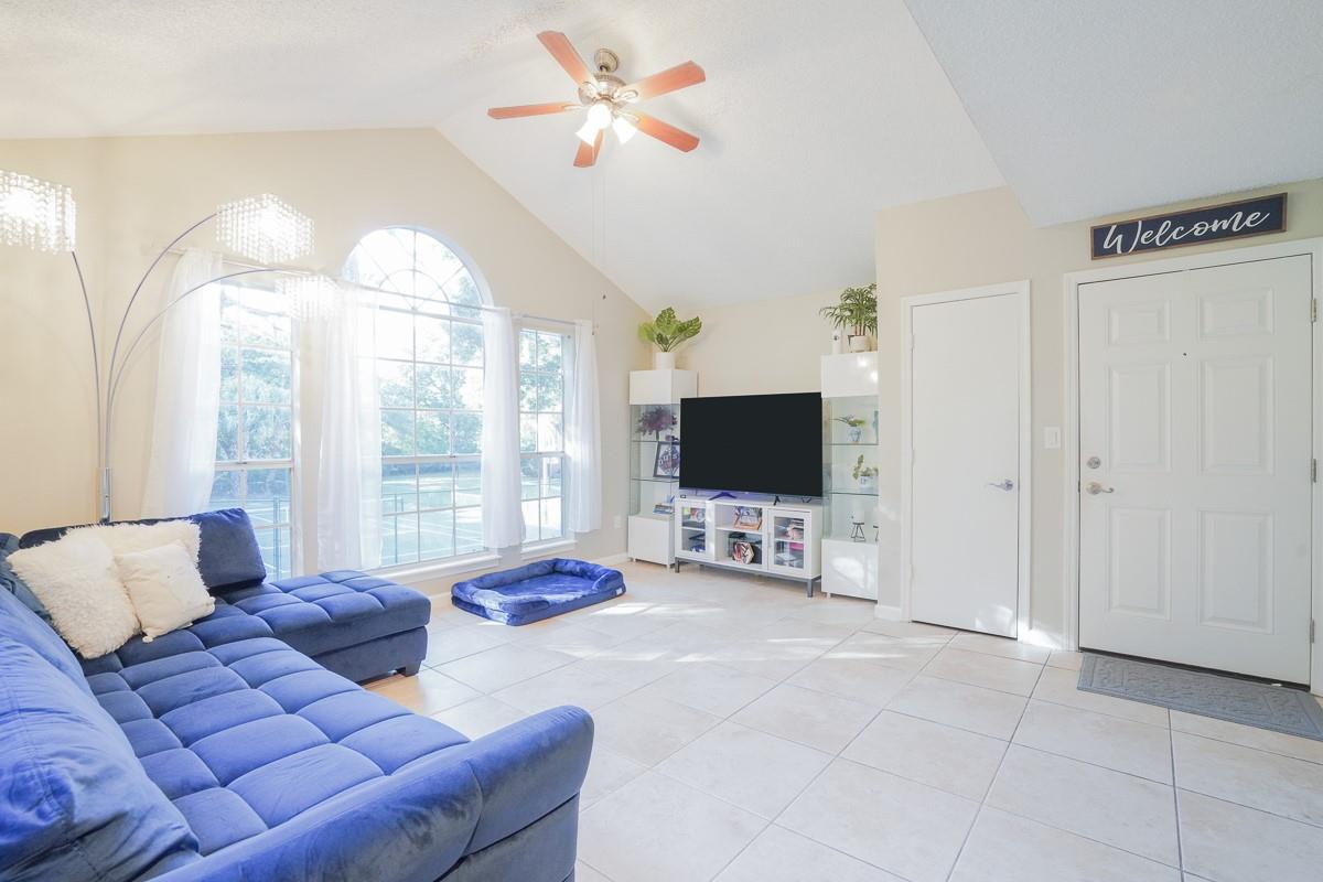 1011 Crystal Way P