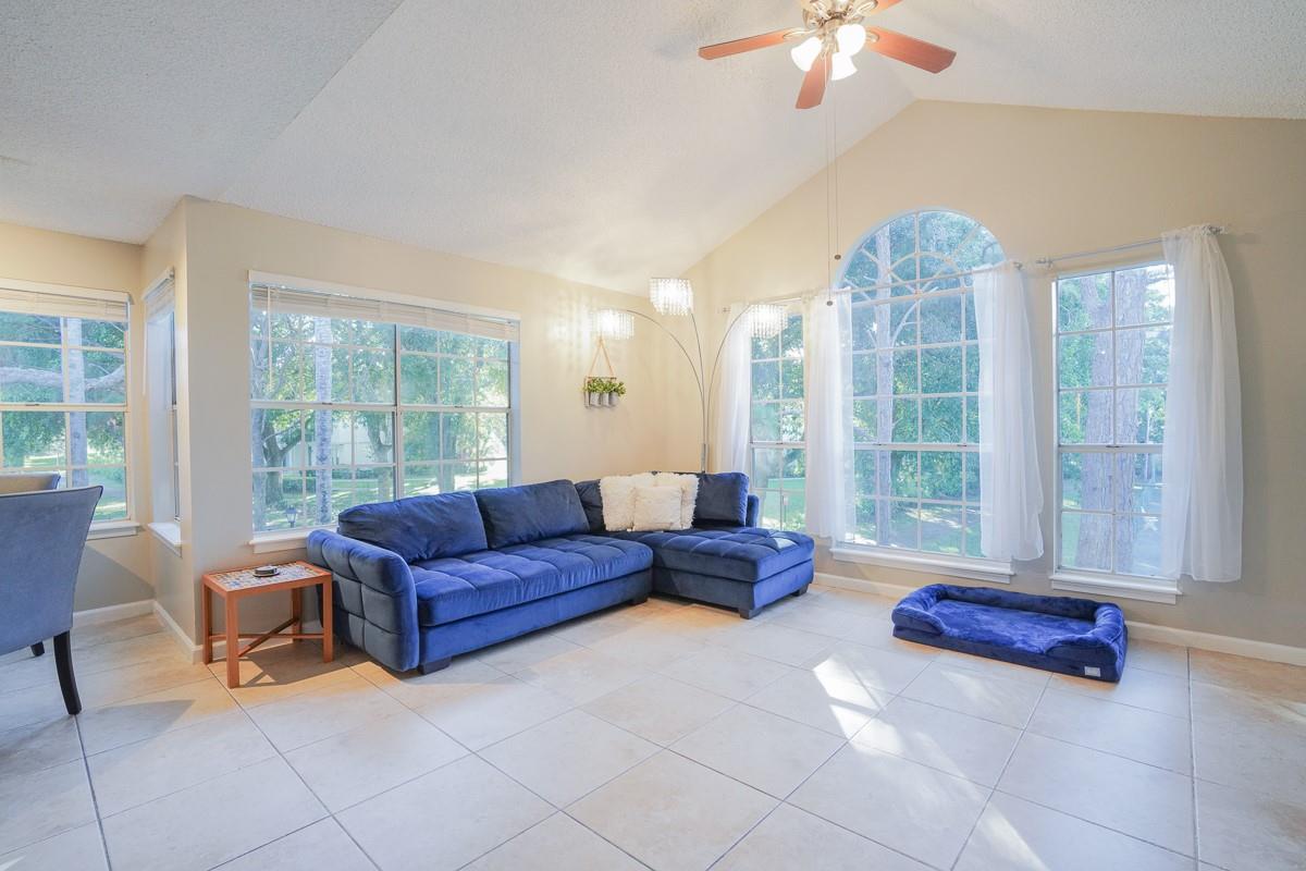 1011 Crystal Way P