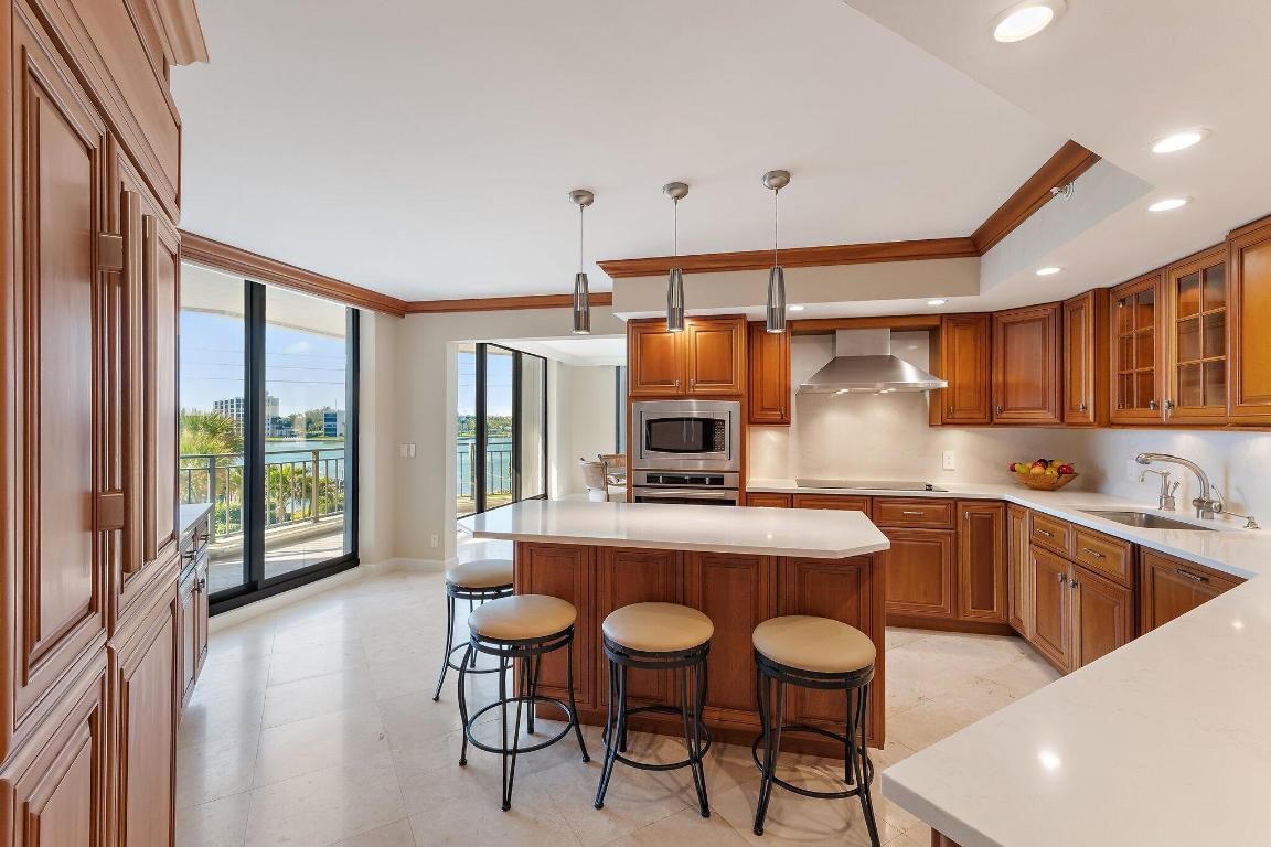 LANDFALL CONDO - Residential