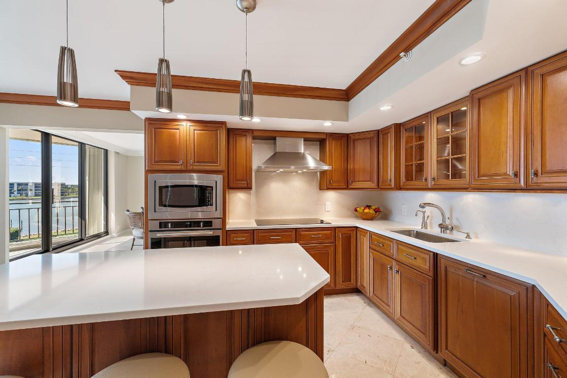 LANDFALL CONDO - Residential