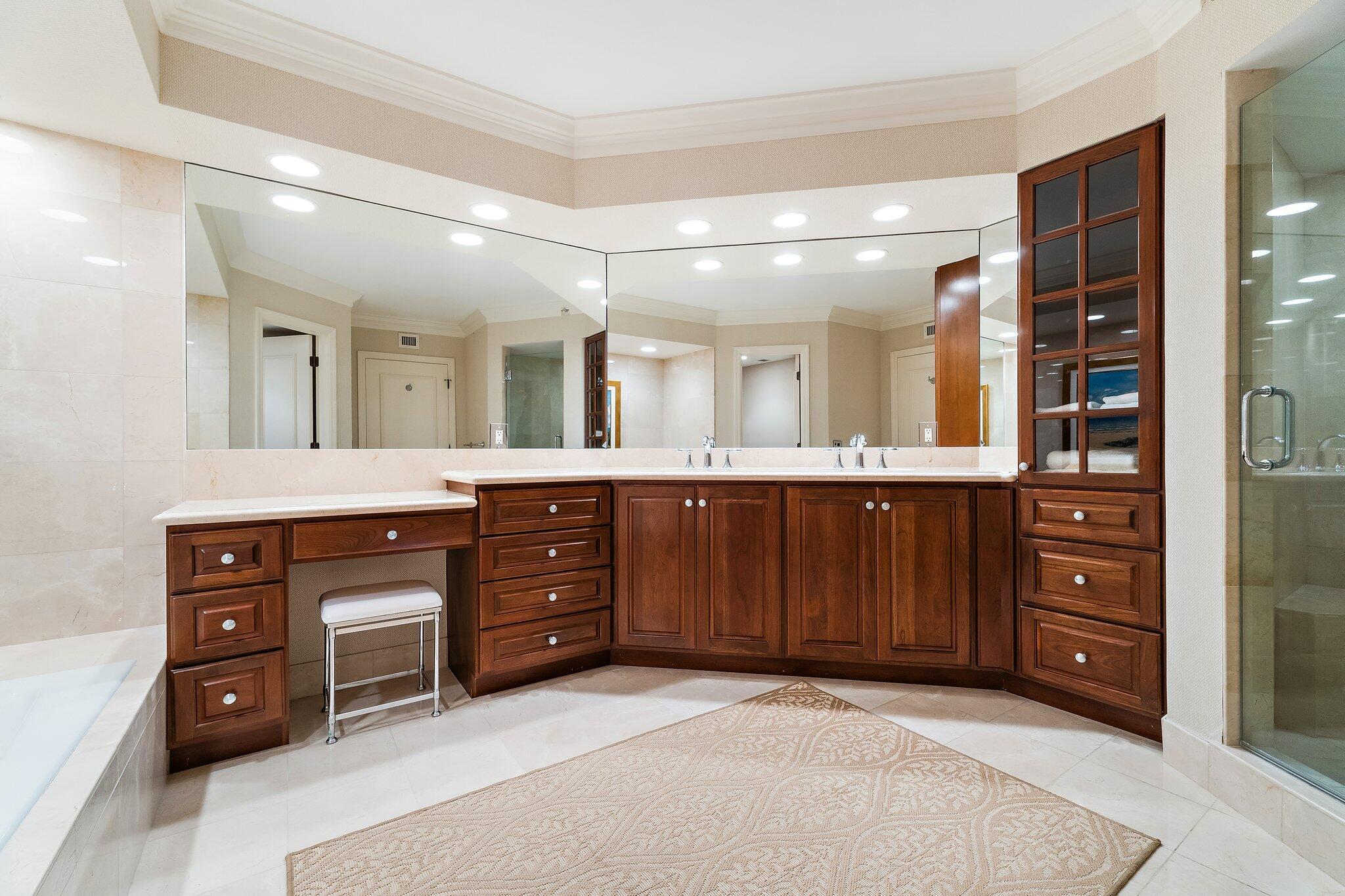 LANDFALL CONDO - Residential