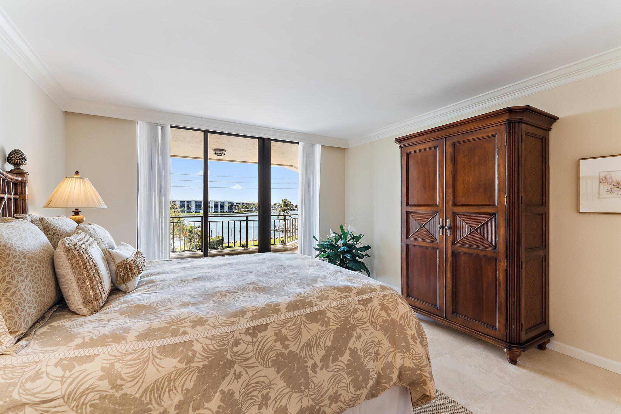 LANDFALL CONDO - Residential