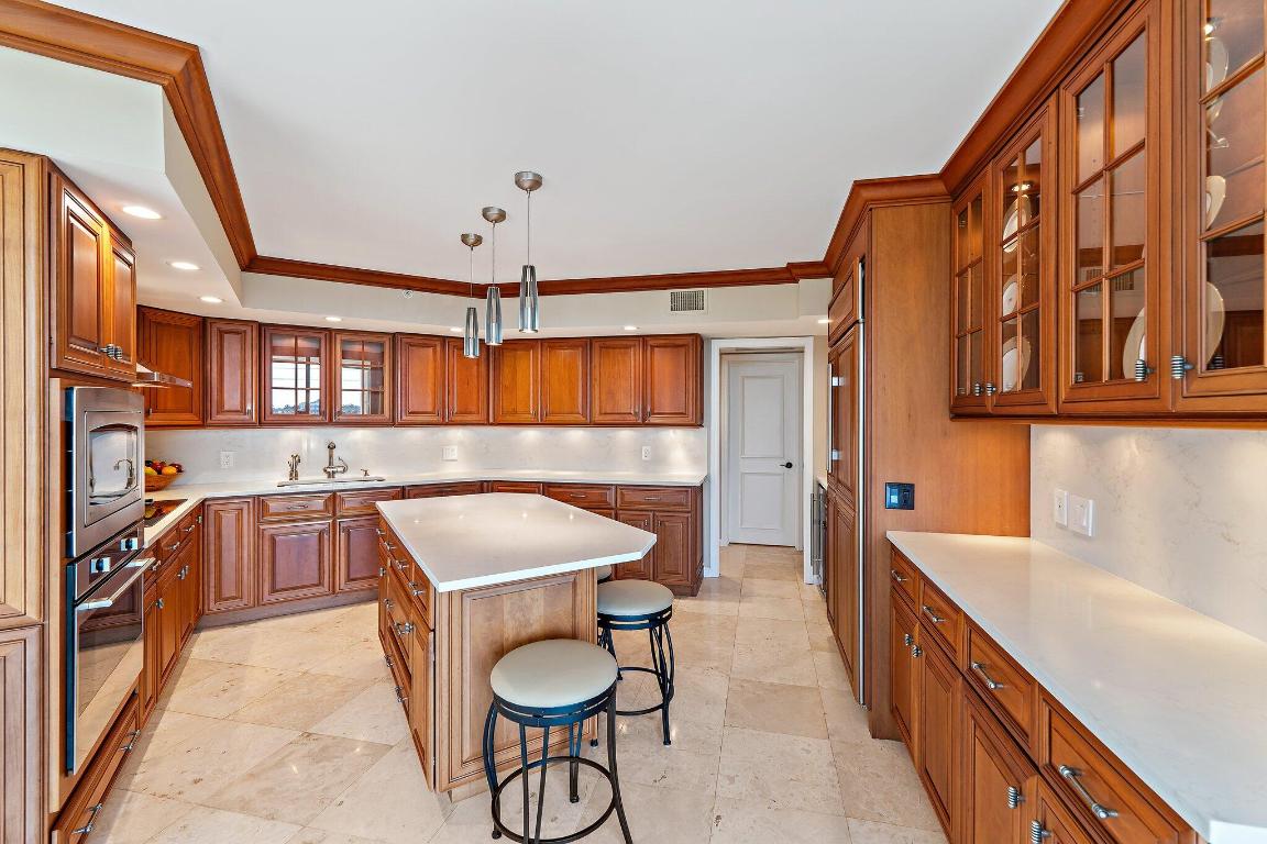 LANDFALL CONDO - Residential