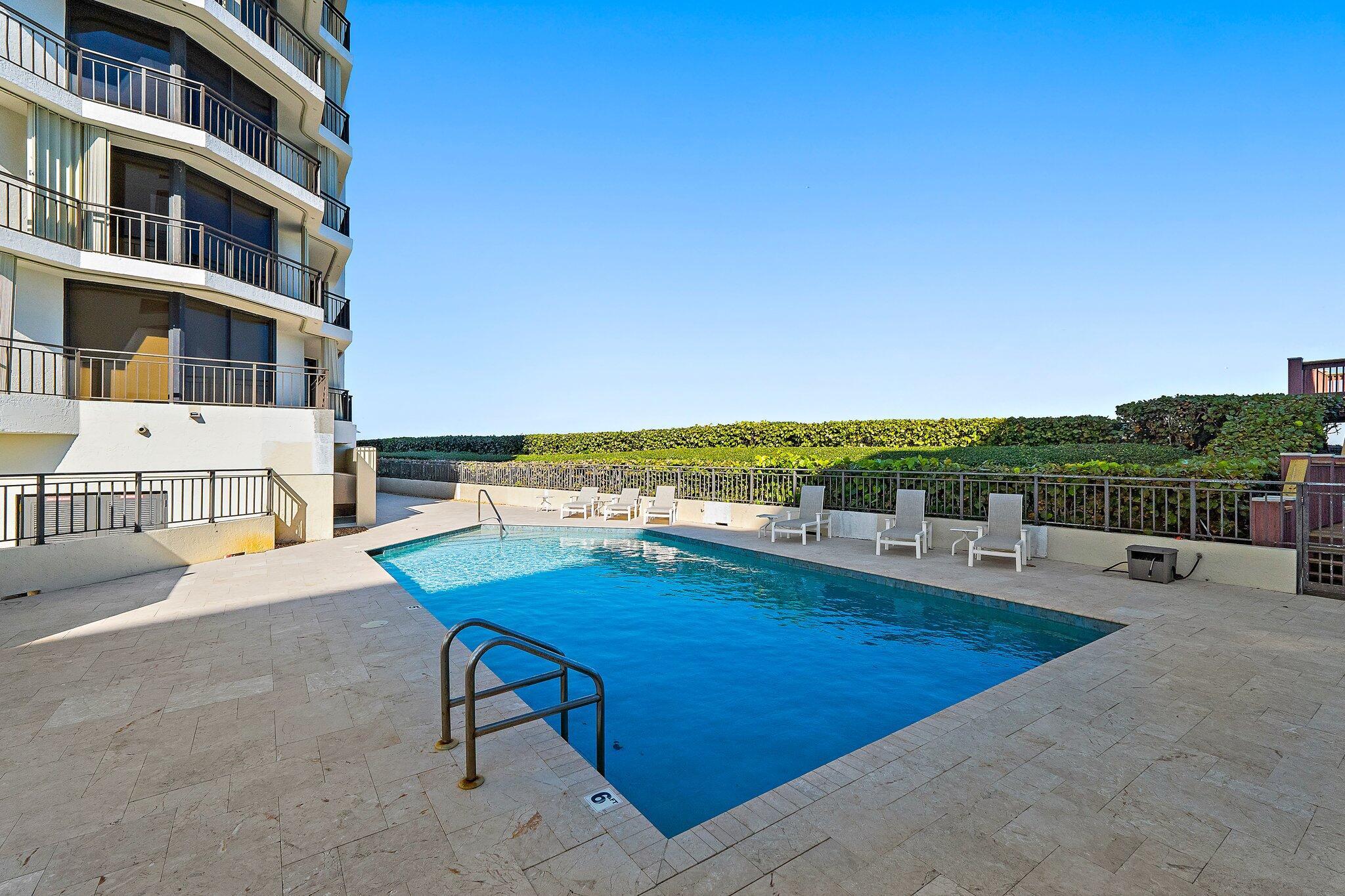 LANDFALL CONDO - Residential