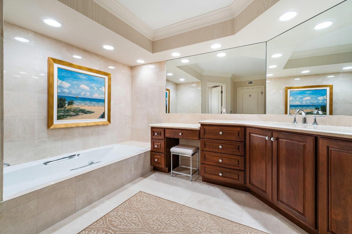 LANDFALL CONDO - Residential