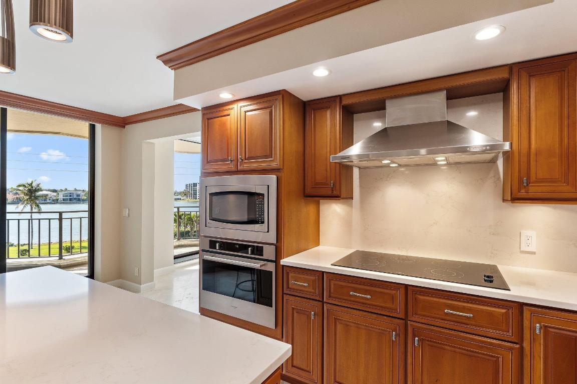 LANDFALL CONDO - Residential