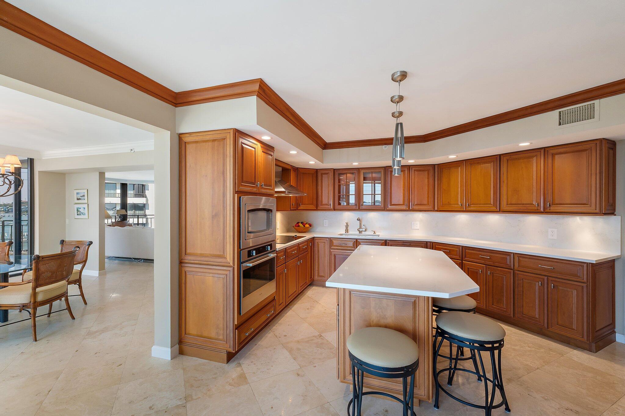 LANDFALL CONDO - Residential