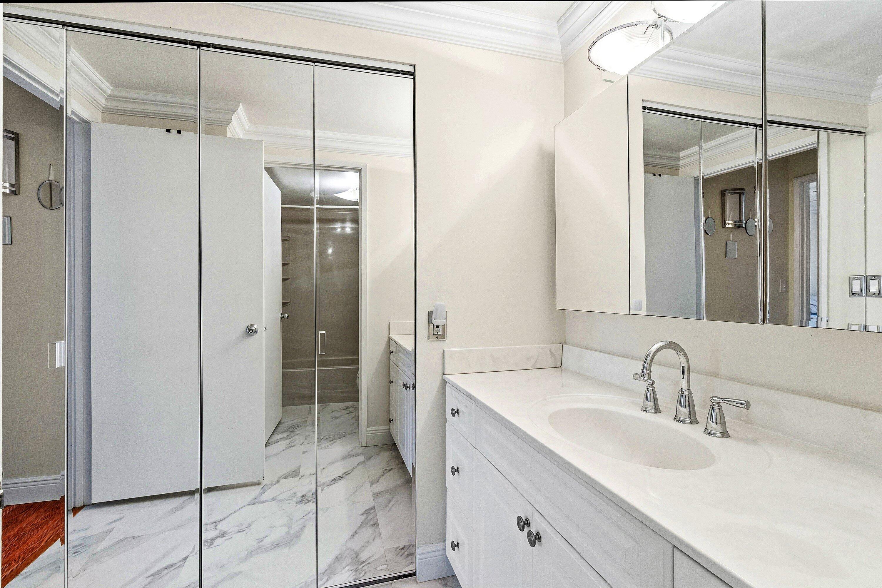 YACHT CLUB ON THE INTRACOASTAL CONDO - Residential