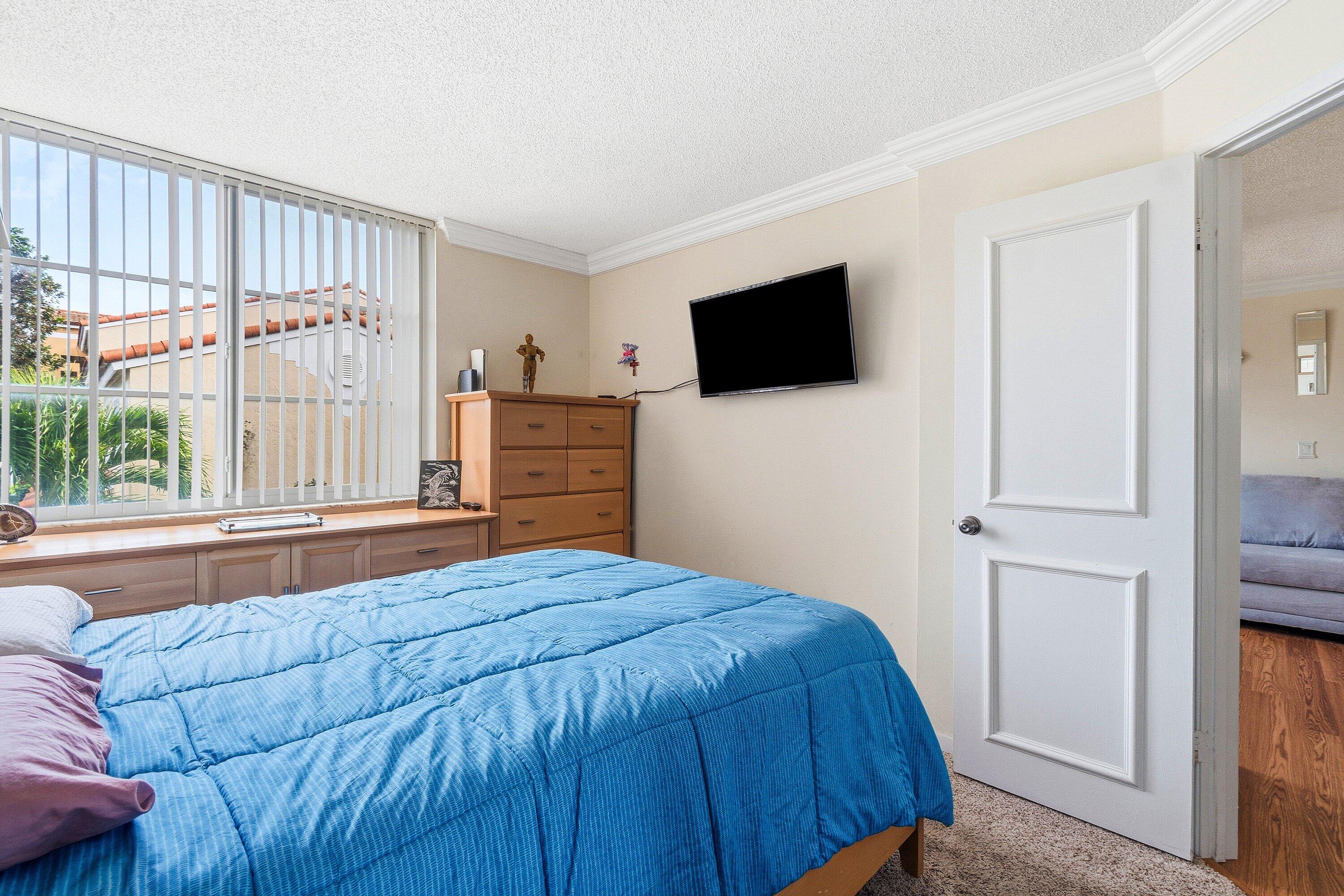 YACHT CLUB ON THE INTRACOASTAL CONDO - Residential