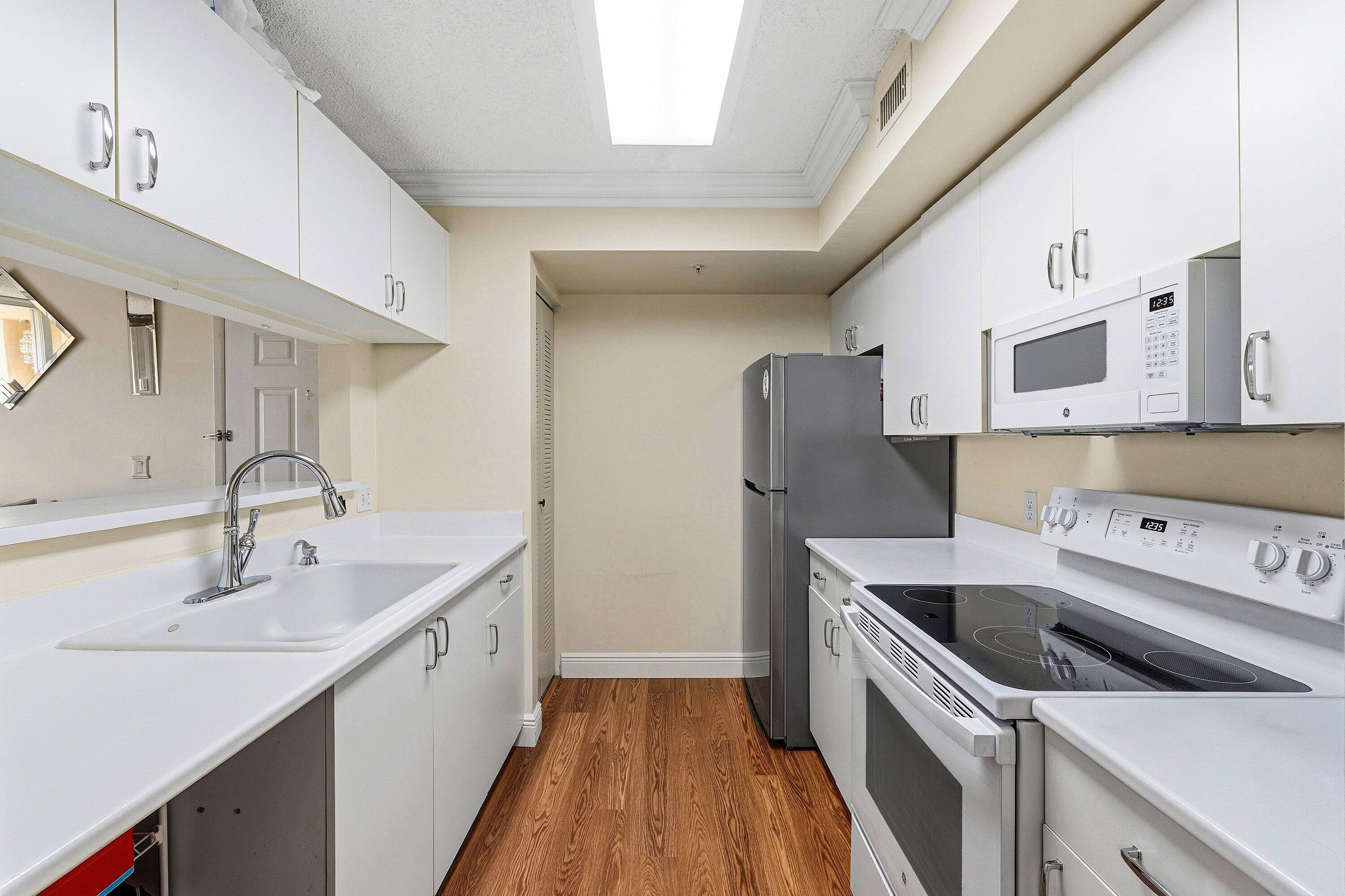 YACHT CLUB ON THE INTRACOASTAL CONDO - Residential