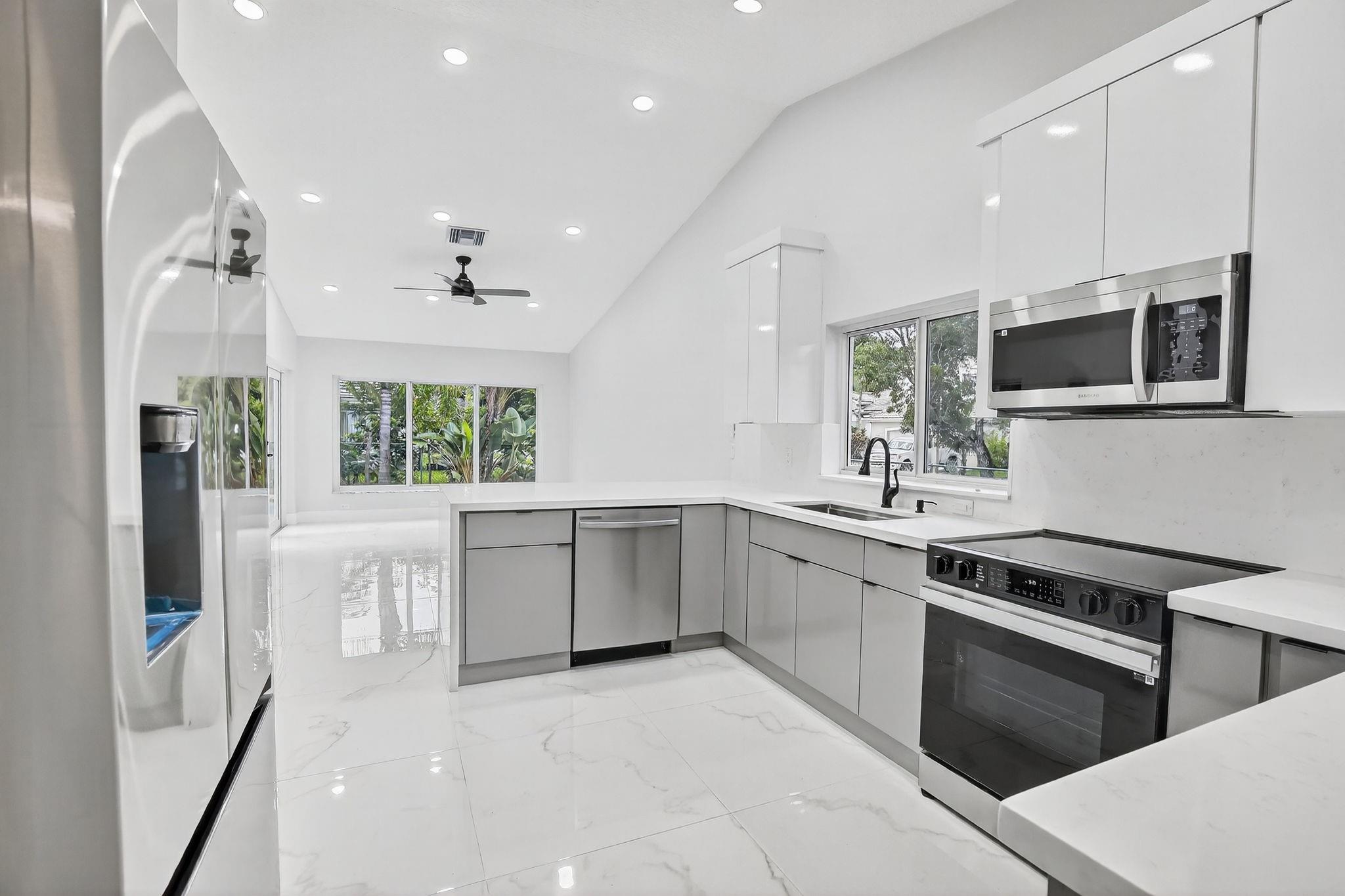 Heftler Homes At Pembroke - Residential